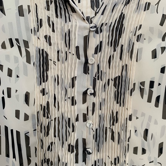 Sheer off-white blouse - Picture 2 of 3